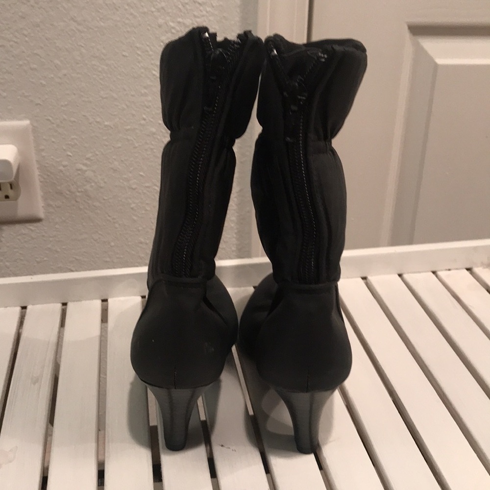 Maria Gabriella brand size 6.5M black boots w/ zipper in back - Picture 4 of 7